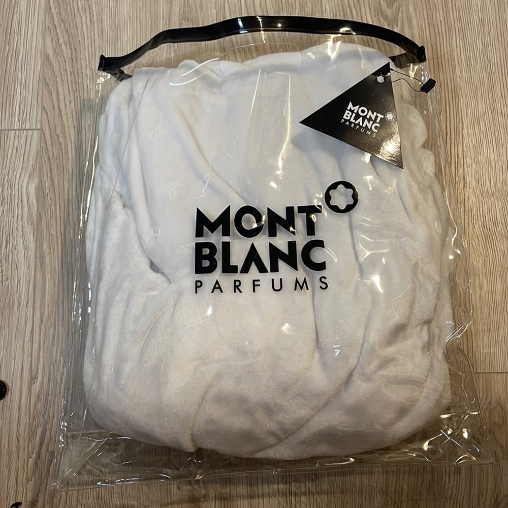 Unworn exclusive Mont Blanc robe.